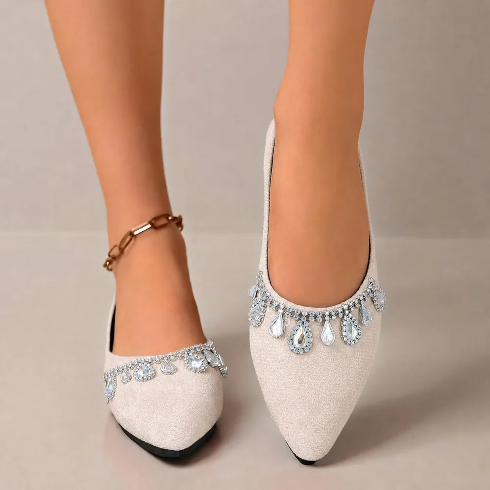 Elegante flache Schuhe für Hochzeitsfeiern, Wildleder, spitzer Zeh mit tropfenförmigem Strass-Quasten-Dekor, Slip-On-Ballerinas für Damen. – Detail 10