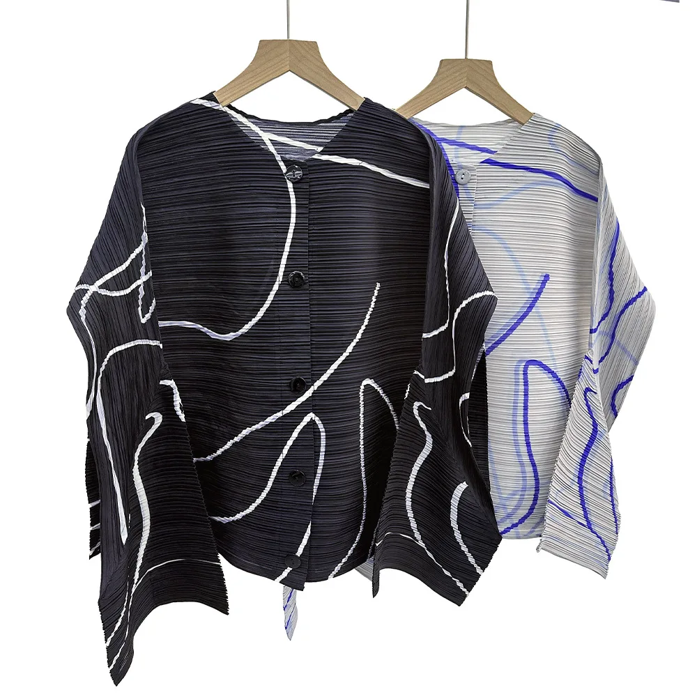 Camicia a pieghe Miyake Premium Sense Semplicità Camicia cardigan stampata irregolare a righe 2025 Nuove magliette casual a maniche lunghe allentate