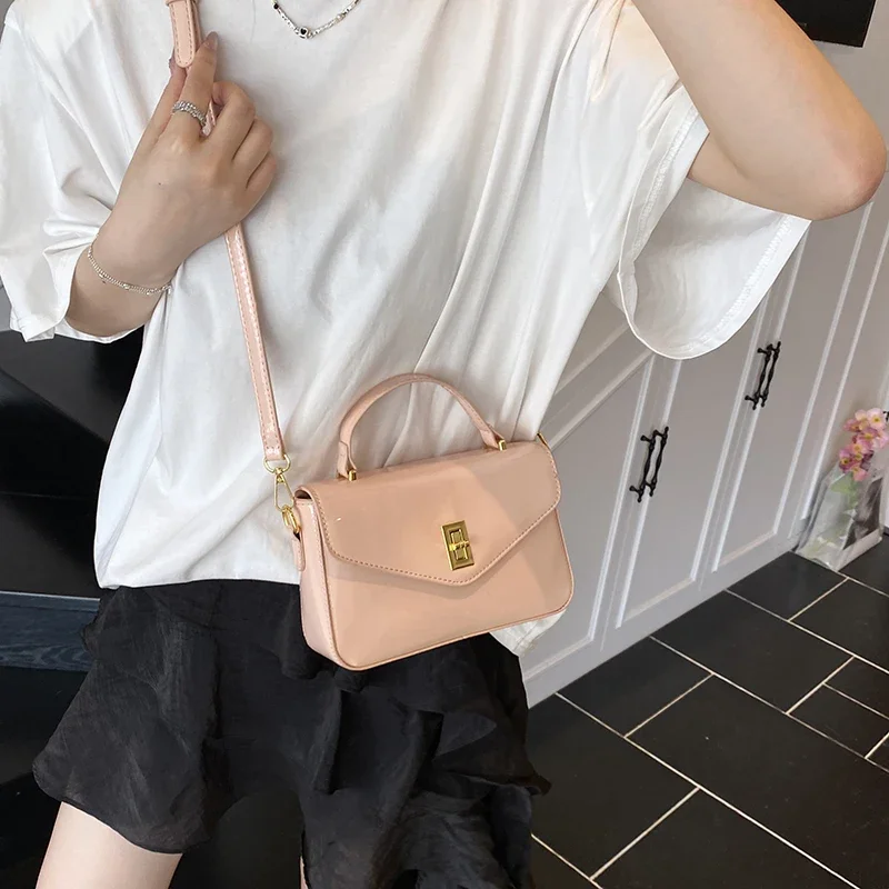 

Diaper Bag Chic Original Designer Purse Elegant Leather Crossbody Tote For Women Stylish Vintage Large Capacity