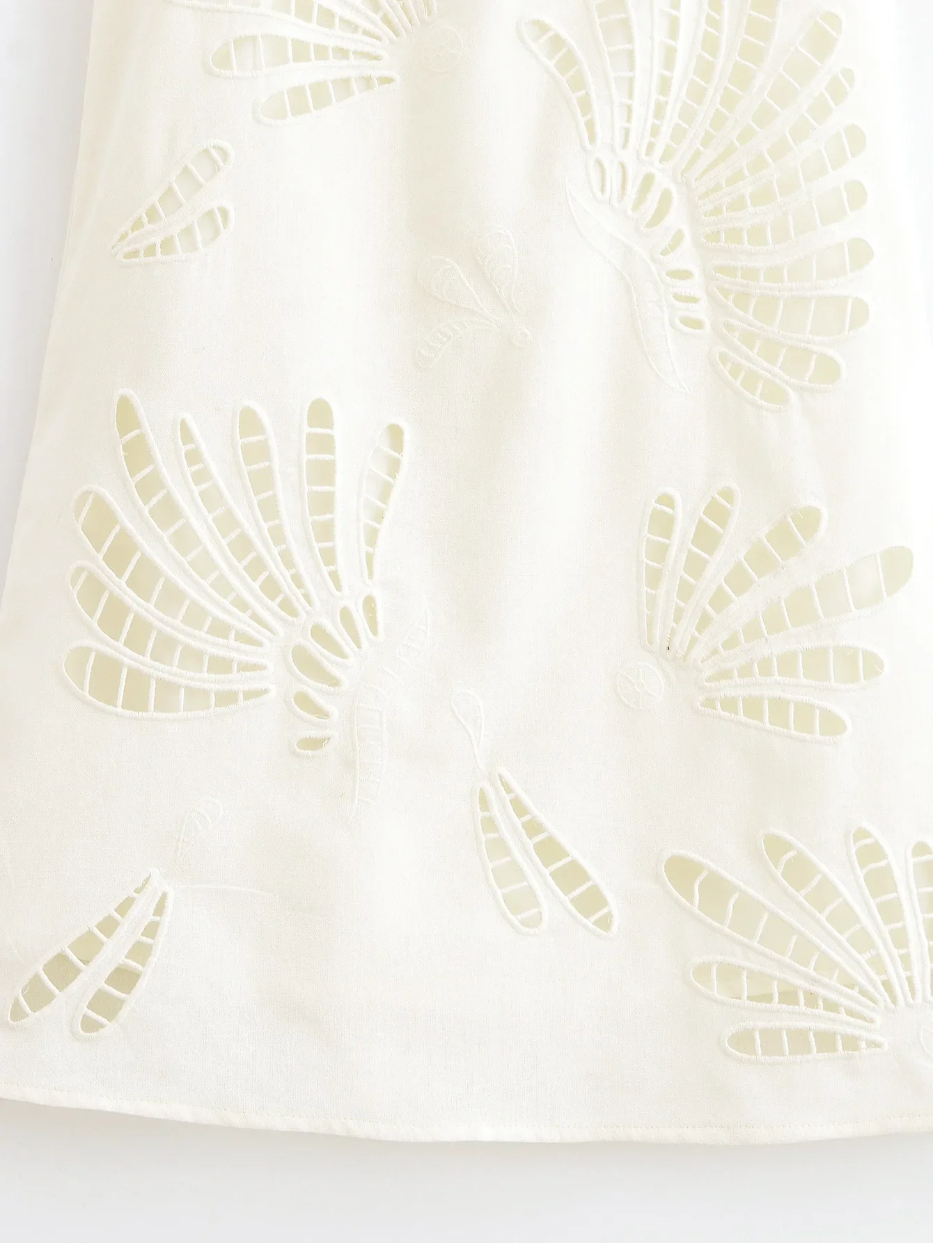 Modna ażurowa sukienka z haftem, letnia sukienka mini w kształcie litery A, sukienka damska z kwiatowym wzorem na haftkach, sukienka na ramiączkach z dekoltem typu hiszpanka, bez rękawów, sukienka na ramiączkach.