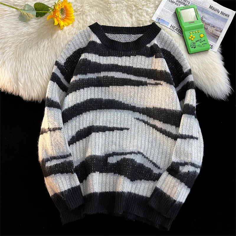 

2023 Men Autumn Winter New Striped Contrast Color Pullovers Men Loose Sweater Tops Male Vintage Casual Knitted Jumpers I577