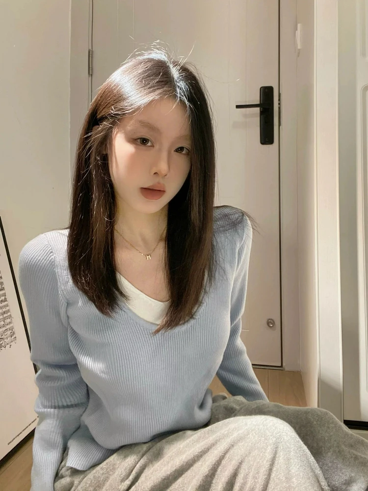 

Blue Knitted Long Sleeve V-Neck Women's Slim Fit Base Shirt Spring New Style Korean Style Inner Wear Turtleneck Top