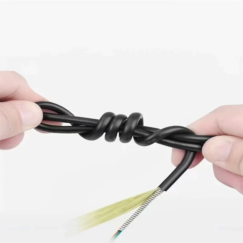 سترة ألياف بصرية مدرعة أحادية الوضع 5 مللي متر من مادة البولي يوريثان 60-120 متر حبل بصري G657A1 أحادي النواة يمكن تخصيصها 100 متر 80 متر 70 متر 90 متر