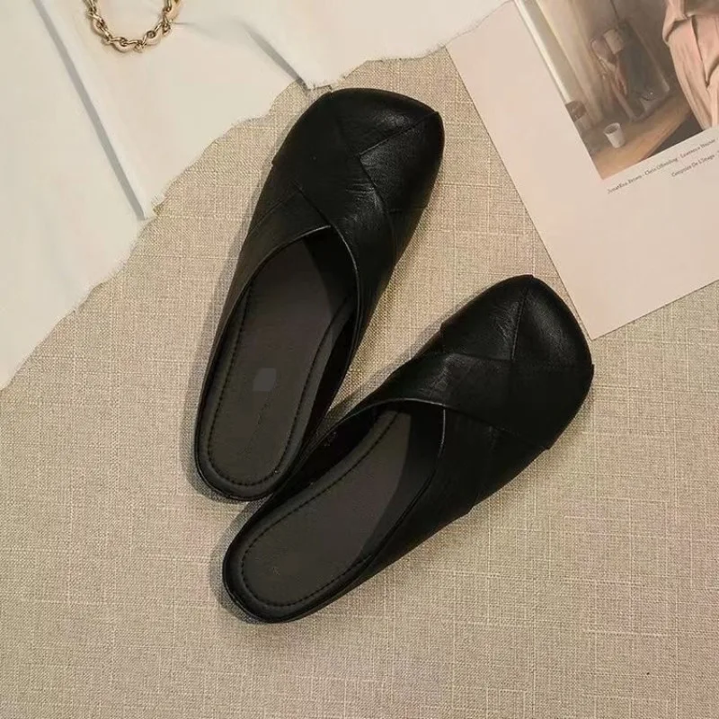 

Soft Leather and Soft-soled Women's Shoes, 2026 Spring/Summer New Style Fashionable Outerwear French-style Flip-flops for Women