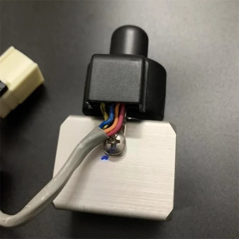 

e6H-81006111A Электронный расширительный клапан Расширяющие клапаны для кондиционера для BYD Qin E5 Song Plus Max Yuan EV Pro Don DM