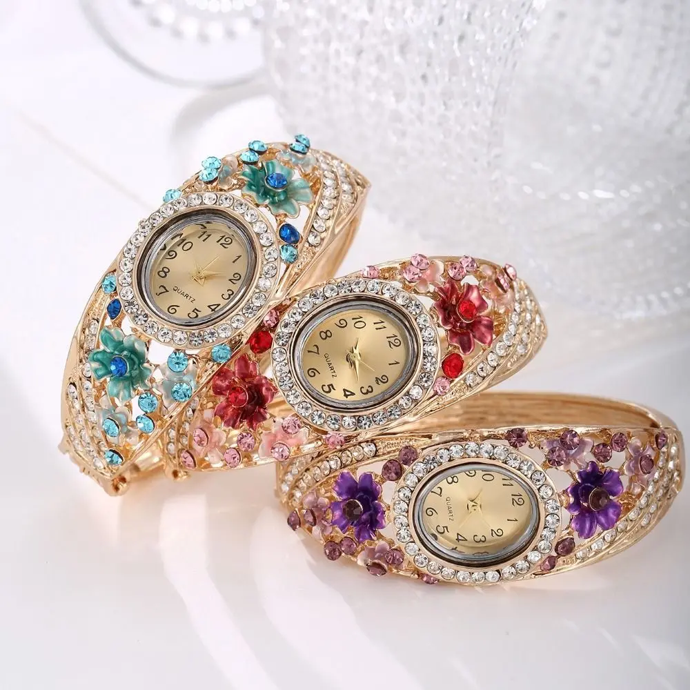 Alloy Rhinestone Dress Watch Quartz Movement Luxury Flower Watch Round Dial Quartz Bracelet Wristwatch Women's Accessory