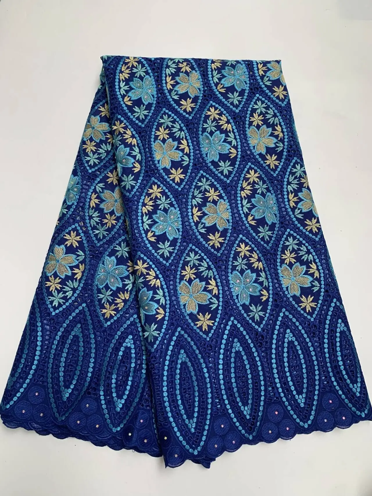 2026 African Nigerian Lace Fabric Tulle Embroidered Bridal Gown Material Soft Cotton Damask for Wedding Party Dresses 5 Yards