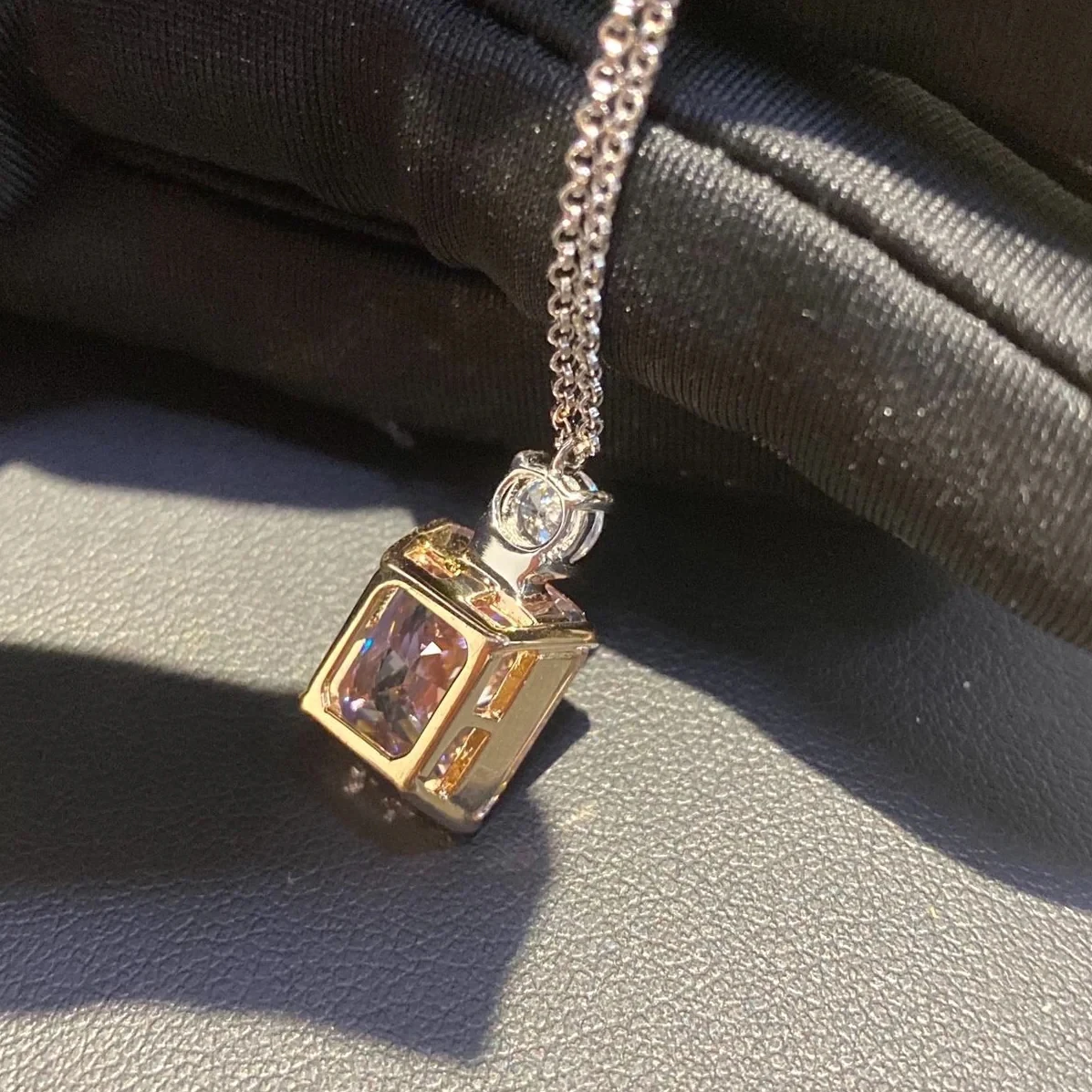 Huitan Two-tone Pendant Necklace with Pink Cubic Zirconia Sweet Women\'s Neck Accessories Wedding Party Luxury Fashion Jewelry