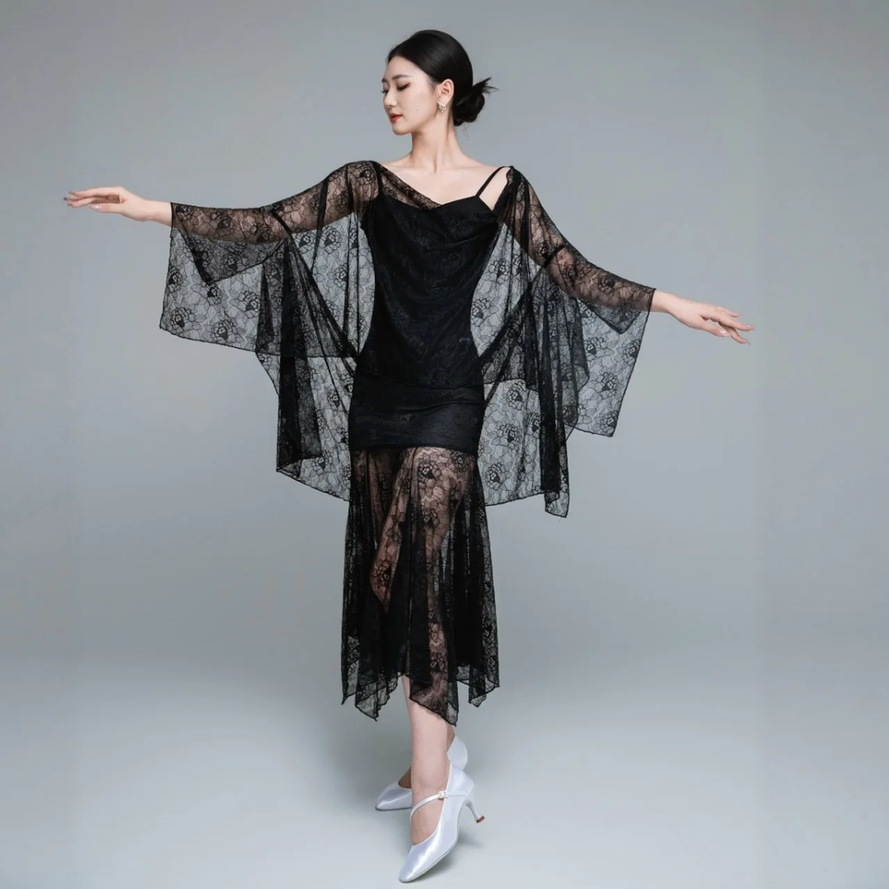 Costume de spectacle de danse de salle de bal pour femmes, vêtements de danse de valse, dos nu, hauts en dentelle irrégulière, jupe, robe de compétition, 2025 DNV24704