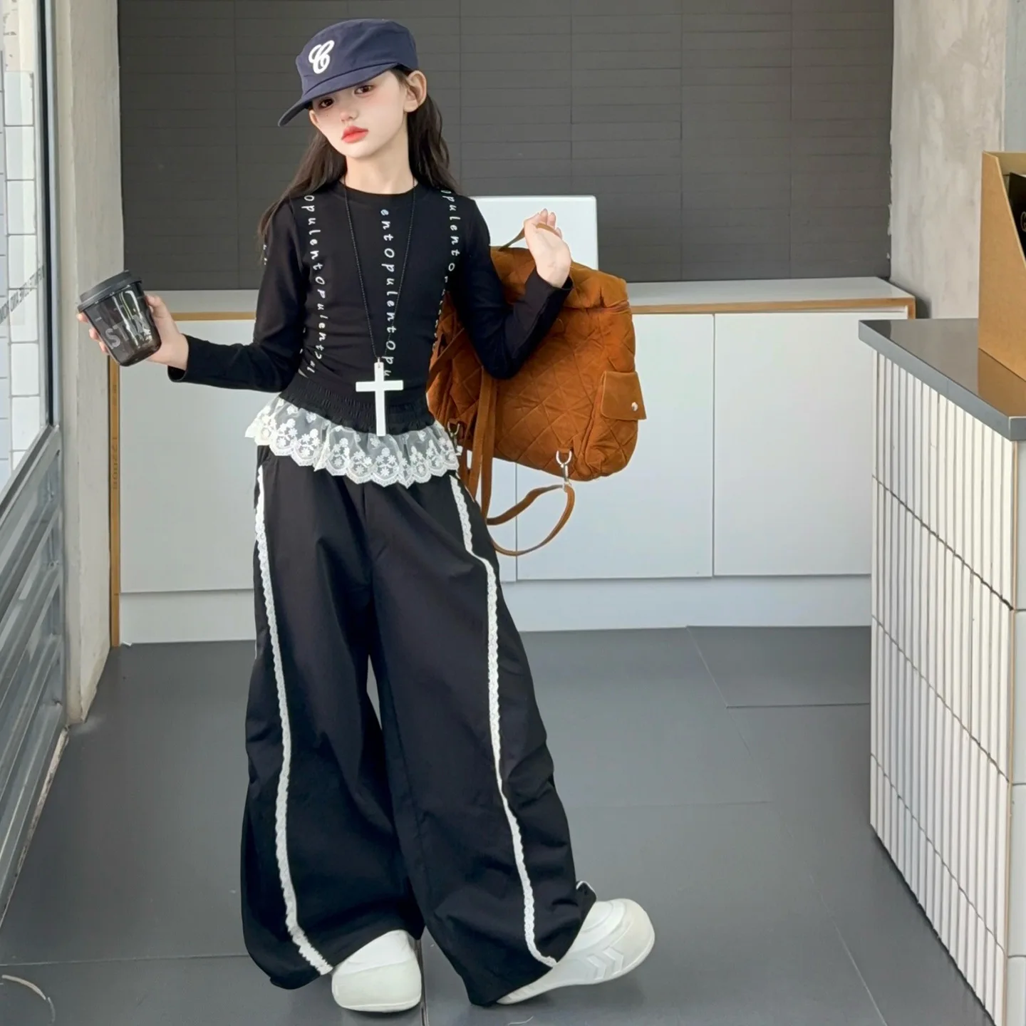 Tenue d'automne 2 pièces pour écolières, T-shirt avec lettres imprimées pour adolescentes, pantalon Cargo en dentelle Patchwork, ensemble pour filles de 4 à 14 ans