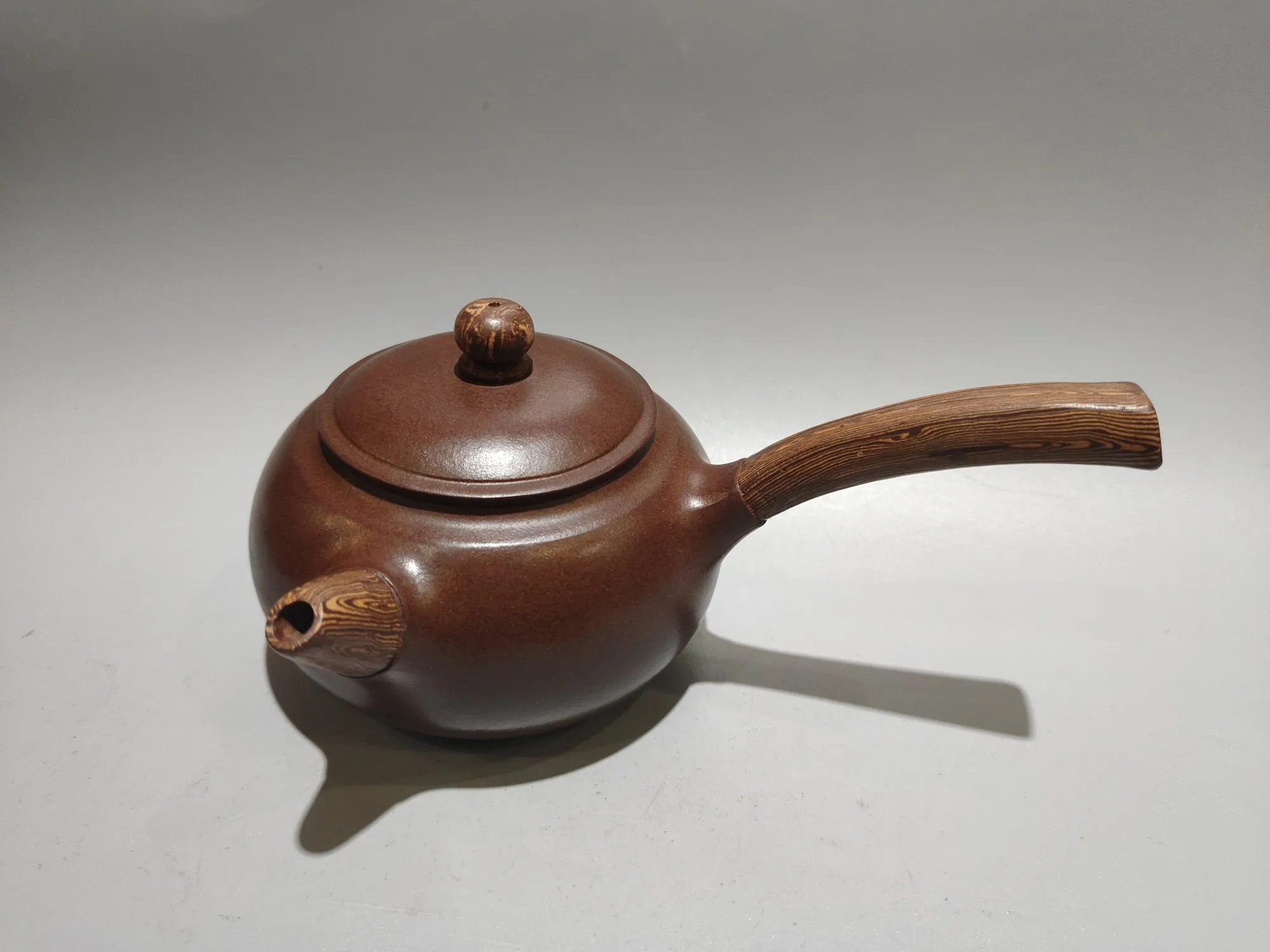 Yixing Purple Clay Pot Old Purple Mud Twisted mud Side handle pot Long handle pot kettle teapot Tea Charm