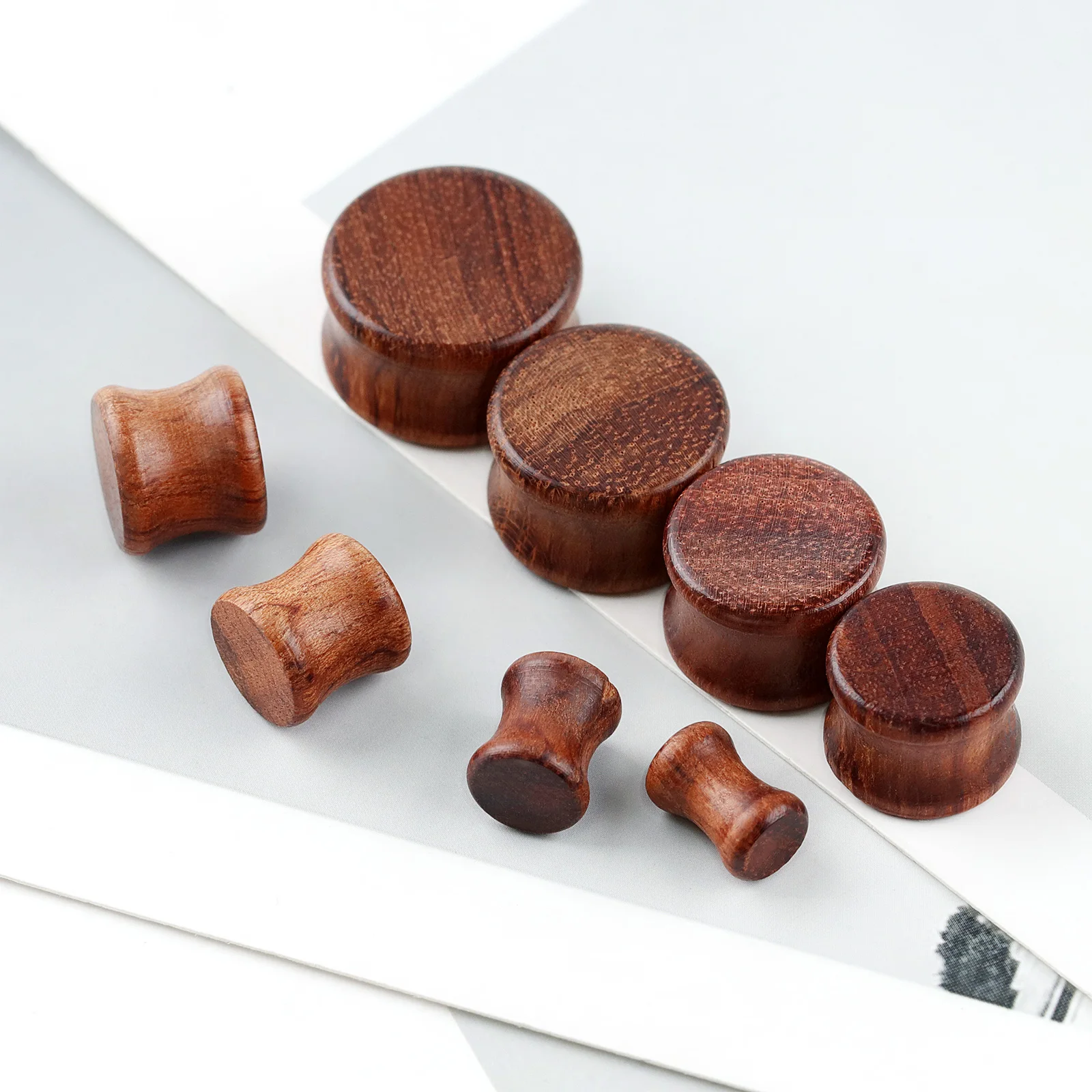 1Pair Red Brown Wood Ear Expander Tunnels for Ears Tragus Piercing Classical Wood Earrings Punk Body Piercing Jewelry