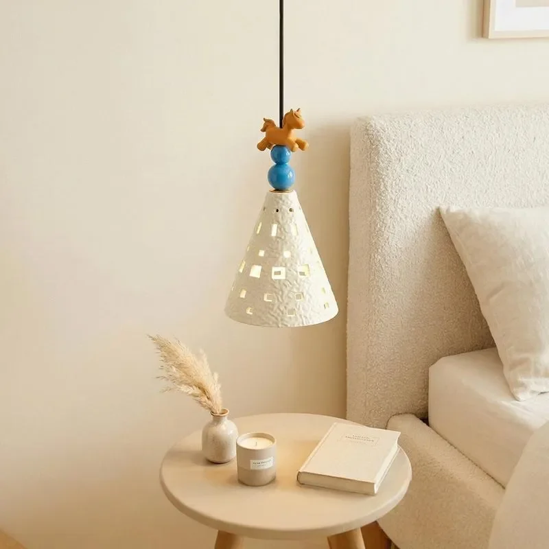 Retro French Hollow Medieval Wall Lamp Creative Designer Art Sconce for Bedroom Bedside Decor Personalized Vintage Lighting