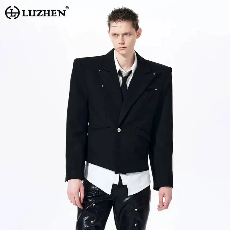

Мужской укороченный блейзер LUZHEN с одной пуговицей и подплечниками, новинка 2026 года, однотонный, с декором из страз, стильная повседневная одежда JY6468