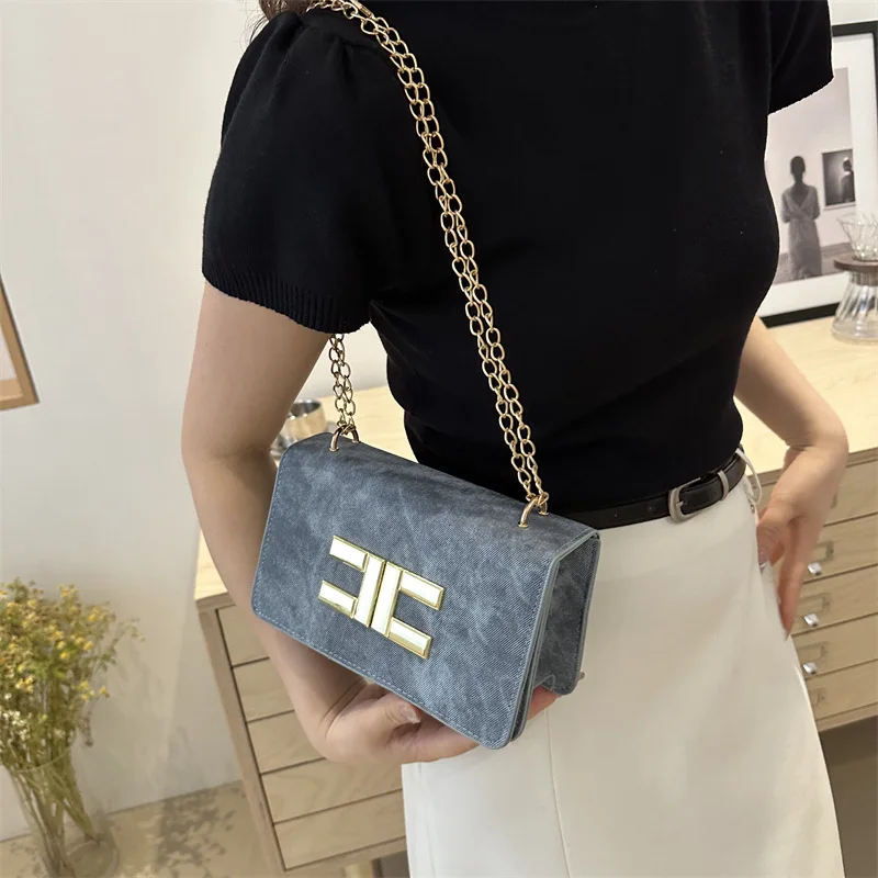 Fashion Chain Flat Velvet Girls Shoulder Bag Simple Pure Color Girls Crossbody Korean Underarm Small Square Bag Metal Decoration