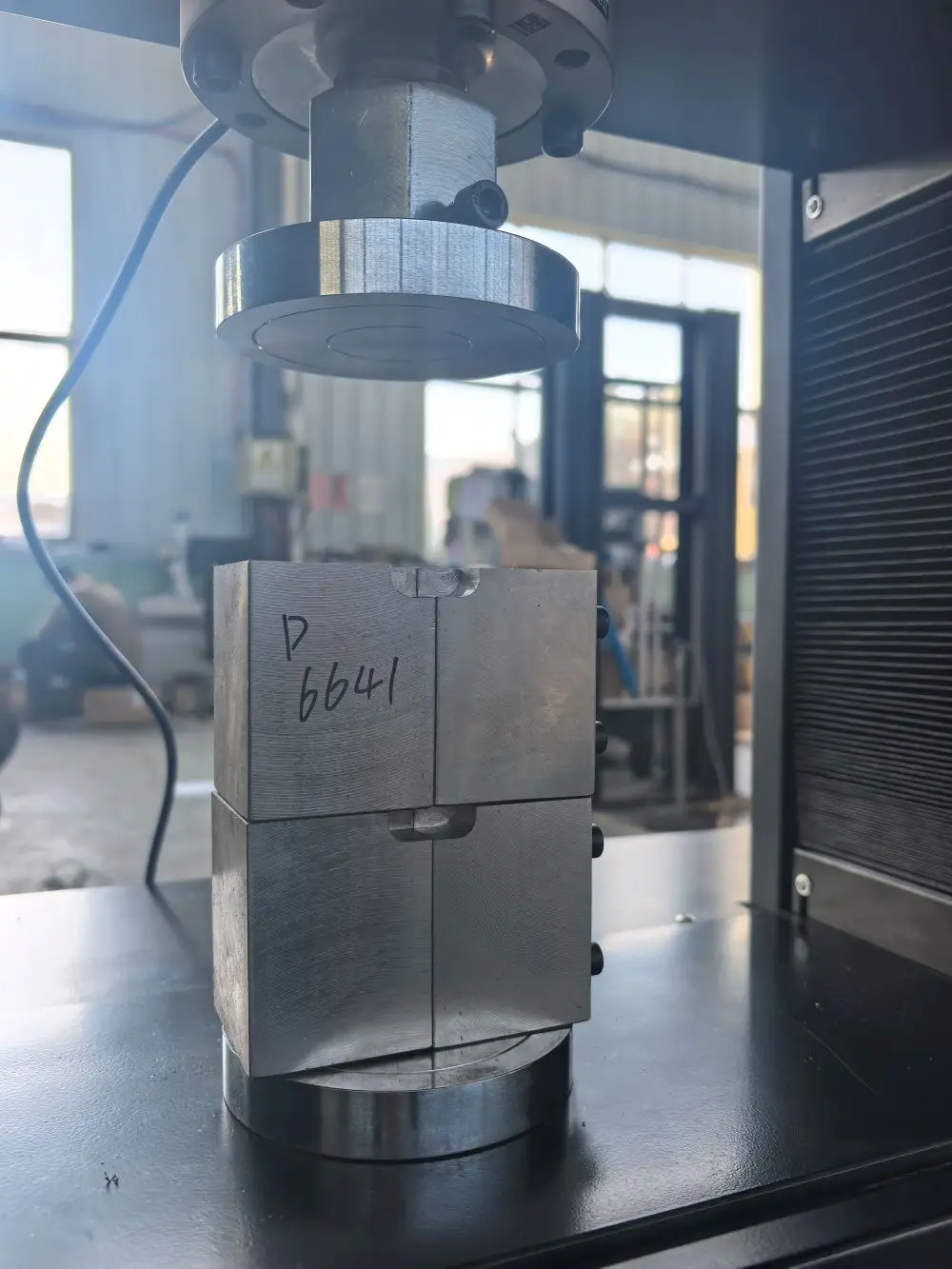 ASTM D6641 CLC Combined Loading Compression Fixture Composite Material Compressive Strength Tester
