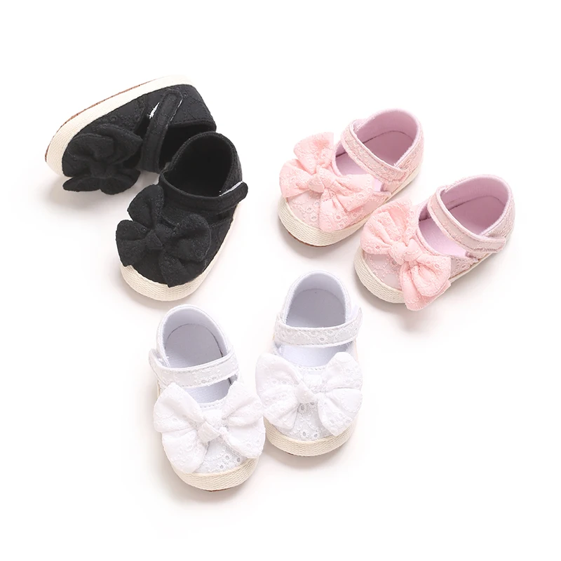 

Adorable Baby Footwear Set Charming Flower Pattern Designed for Indoor & Outdoor Use Preventive Features