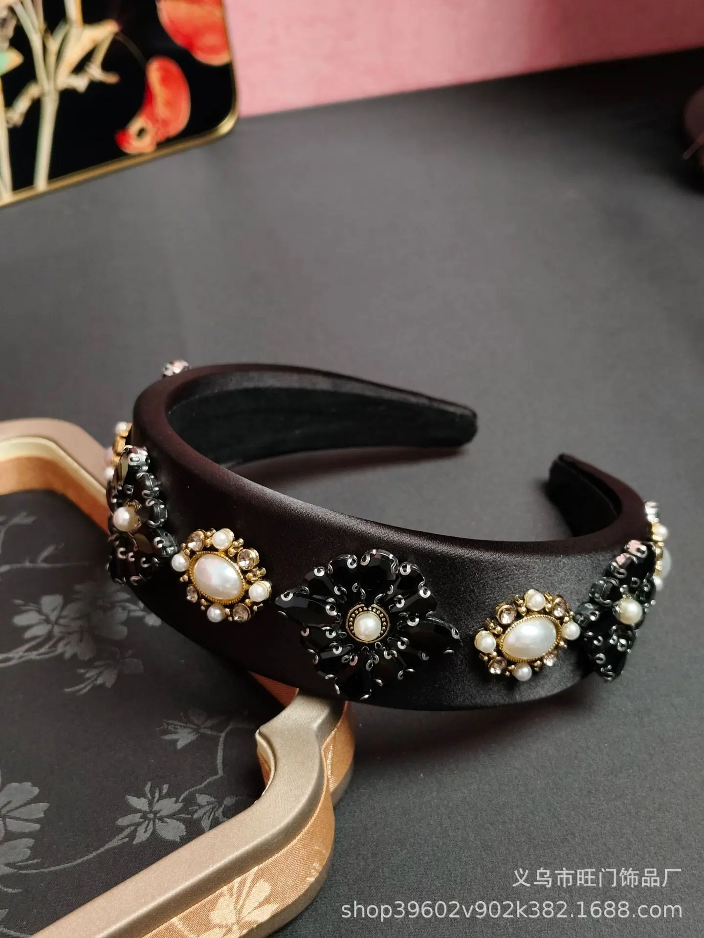 عصابة رأس ألماس لامعة كلاسيكية على الموضة الأوروبية والأمريكية، إكسسوار شعر رائع متعدد الاستخدامات للنساء