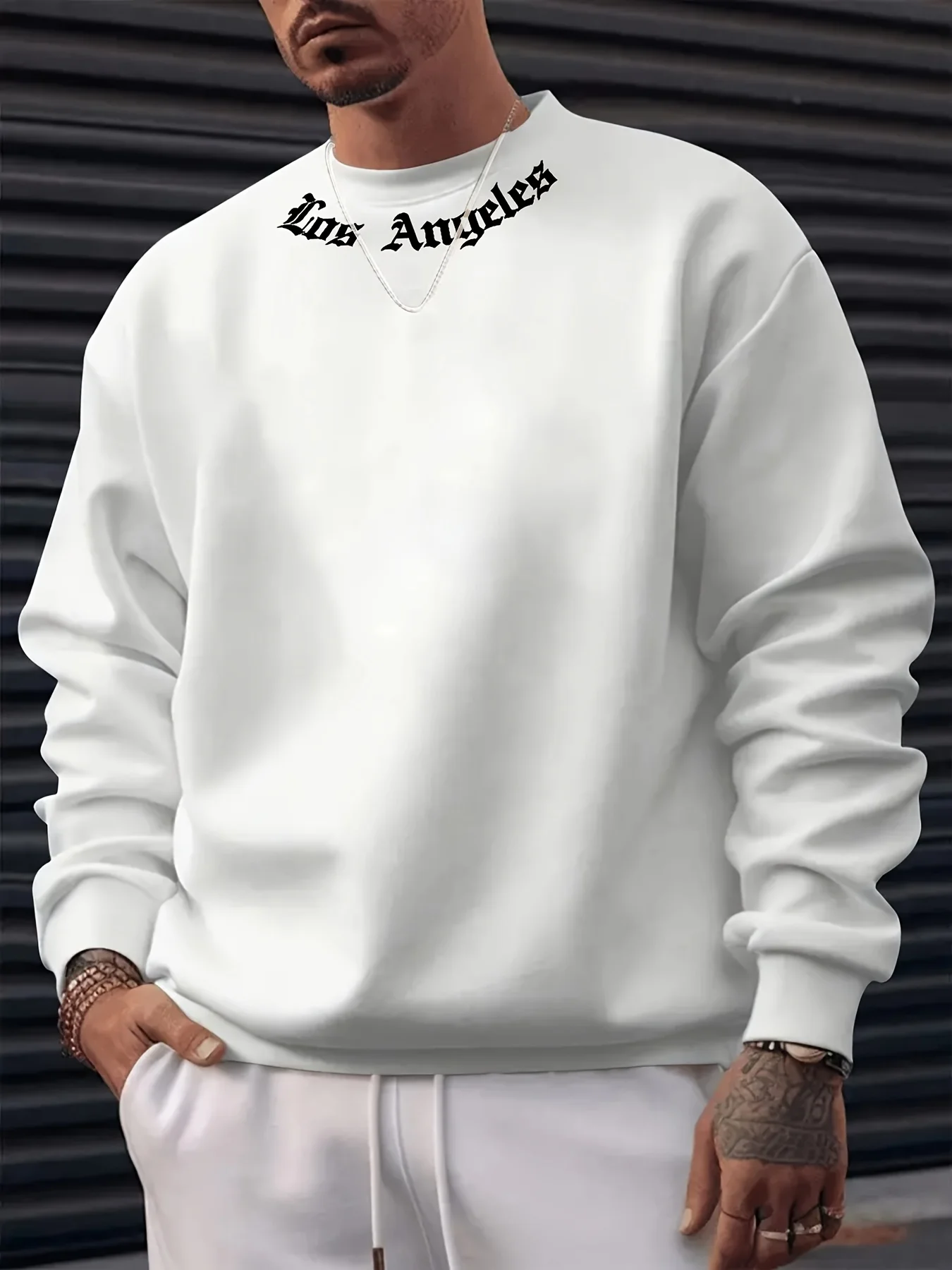 Men's autumn and winter casual warm loose fashion pattern printed long sleeved round neck hoodie, street fashion versatile