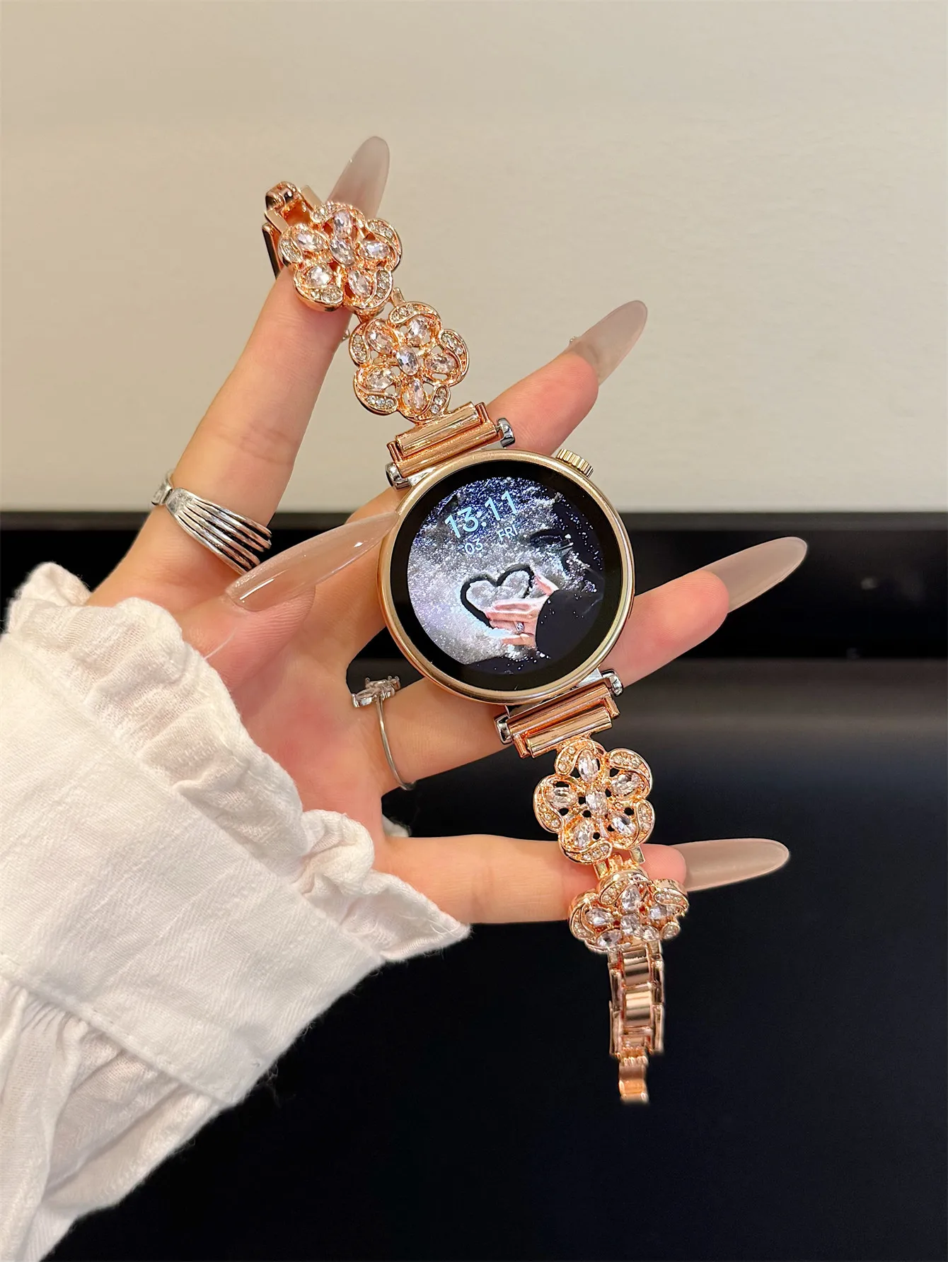 

22mm/20mm/18mm Small Flower Metal Fashion Strap Suitable for Huawei GT5/GT5 Pro/GT4/GT2/3/4