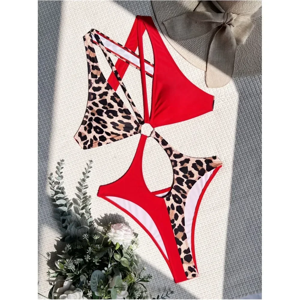 Bikini de leopardo rojo con retales, Monokini de vendaje calado, traje de baño Sexy sin espalda, traje de baño para mujer, ropa de playa brasileña, traje de baño