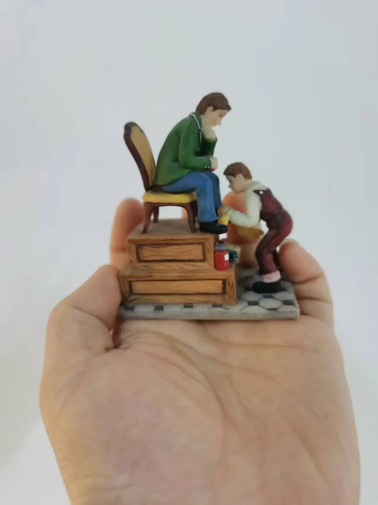 

resin figure mental psychological sand table game box court therapy shining shoes