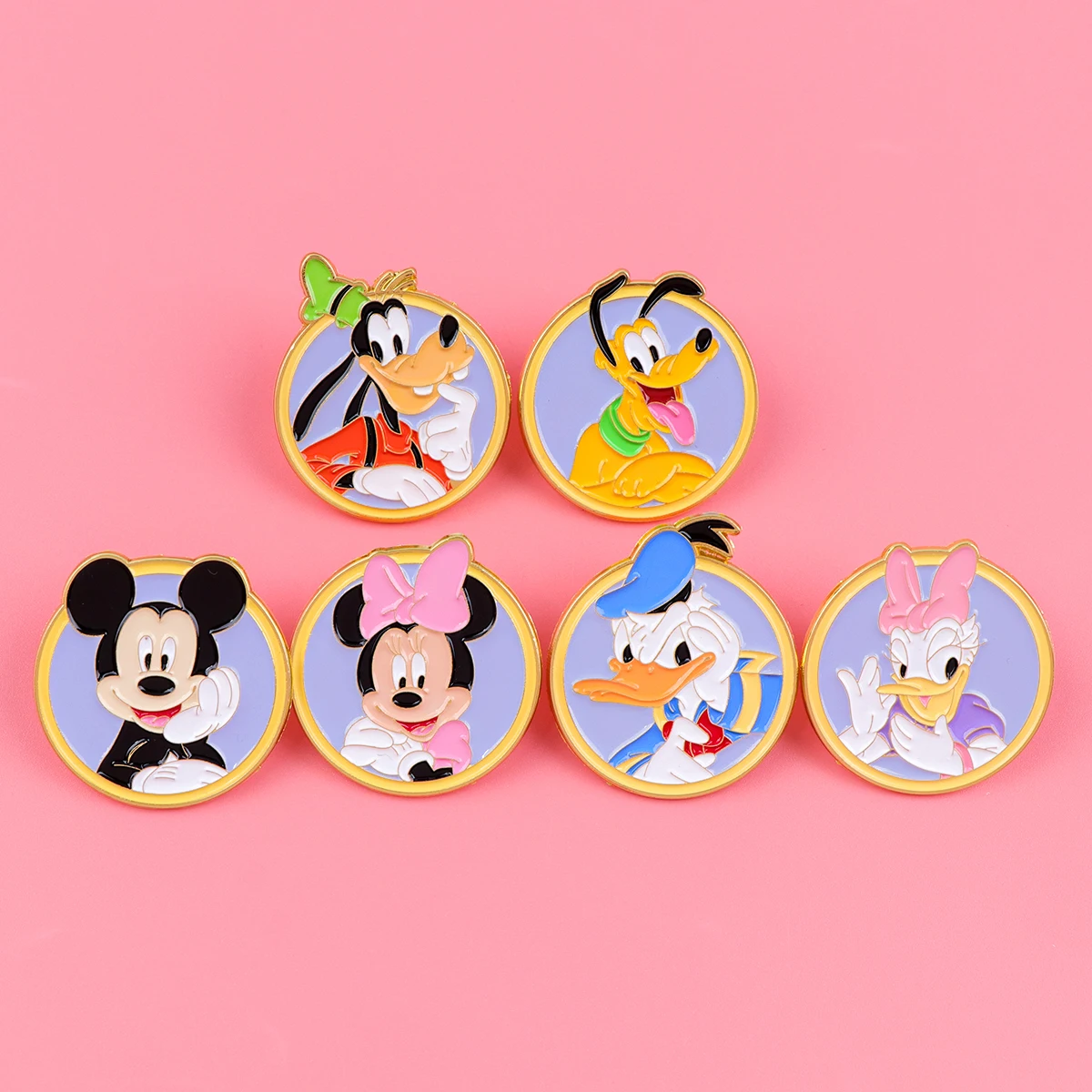 بروش مطلي لفيلم الفأر اللطيف، تصميم فريد وبسيط، شارة حيوانات كرتونية سعيدة، إكسسوارات ملابس للرجال والنساء