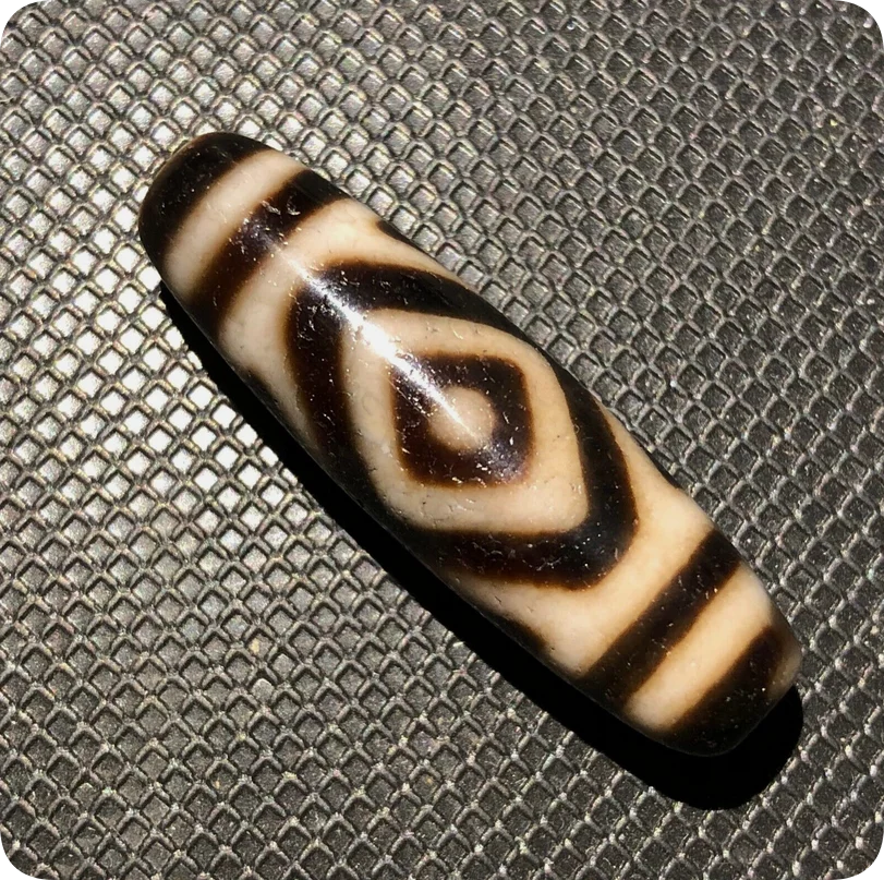 Magic Tibetan Old Agate Tiger tooth Heaven&Earth 2Eye Totem dZi Bead 11*38mm