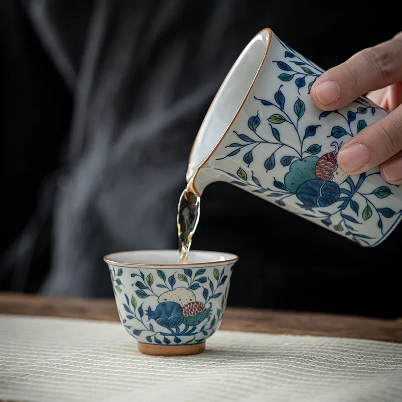 1 Pc Chinese Vintage Blue and Flower Ceramic Tea Cup Handmade Tea Bowl Household Teaware Master Teacup Travel Meditation Cup