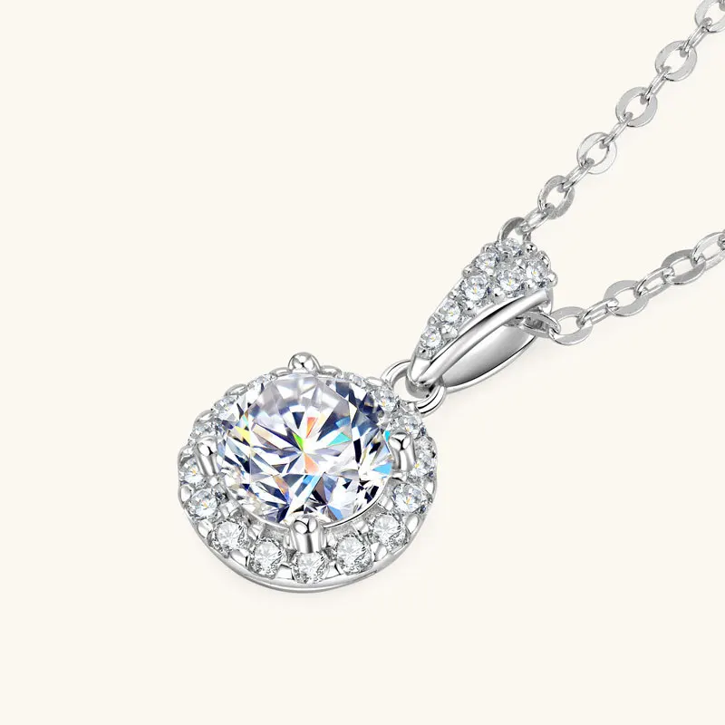 Korean-style Instagram-inspired dazzling 1-carat moissanite necklace Fresh and chic collarbone chain S925 sterling silver pendan