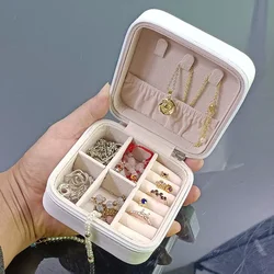 Mini caja de almacenamiento de joyería para mujer, portátil, para viaje en casa, pendientes, collar, estuche de almacenamiento, organizador de anillos, vitrina de cuero PU