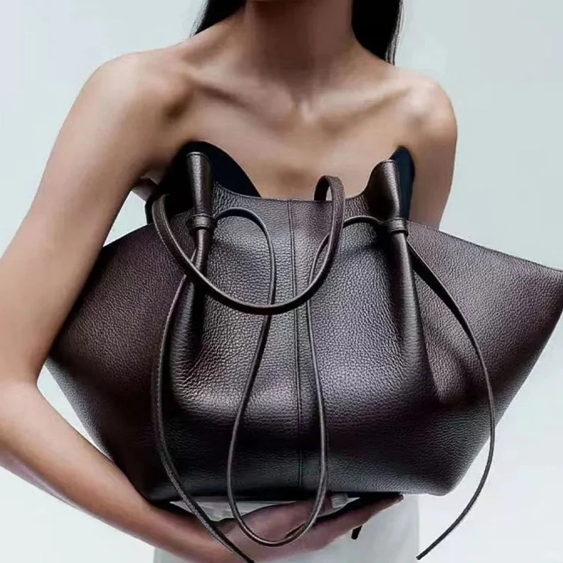 

Women's Luxury Underarm Tote Leather Wing Bag Large Capacity Shoulder Bag Fashion Designer Handbag High Quality Hot Selling