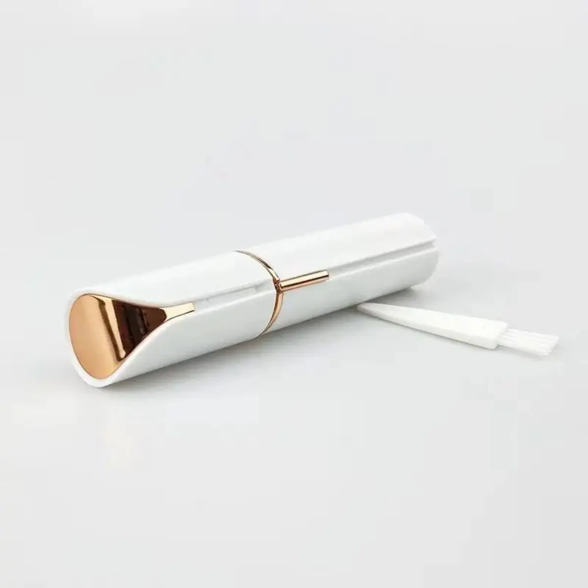 Rasoio sopracciglia elettrico Mini Epilatore per sopracciglia Forma di rossetto facciale Depilazione Strumento portatile per rasoio indolore per donna