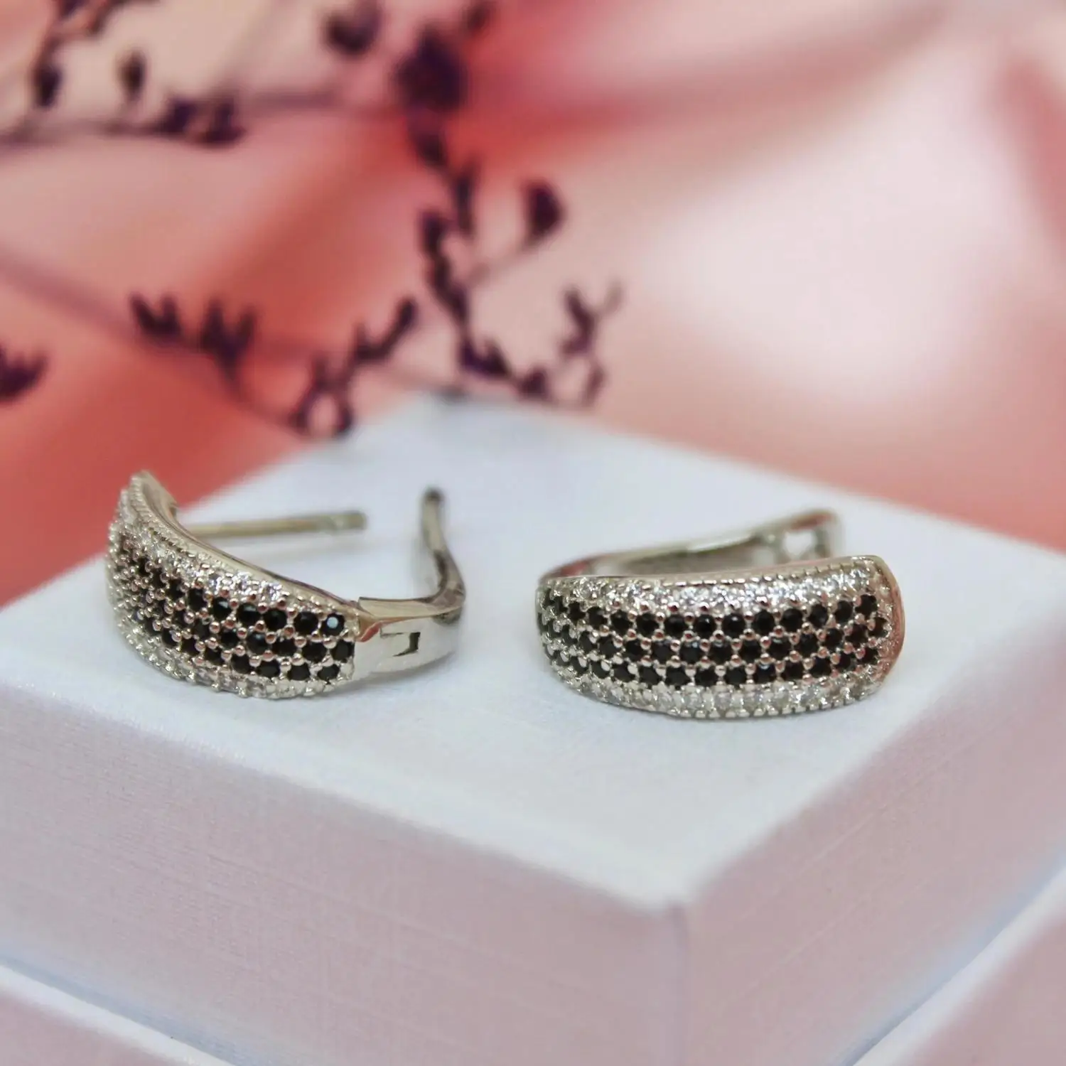 Black Awn 2026 New Classic Silver Color Round Trendy Spinel Engagement Fashion Hoop Earrings For Women I200