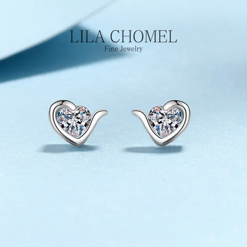 

Classic PT950 Platinum Heart Shaped Stud Earrings Fine Jewelry for Women 0.6 Carat Moissanite Diamond Cute for Wedding Gift Girl