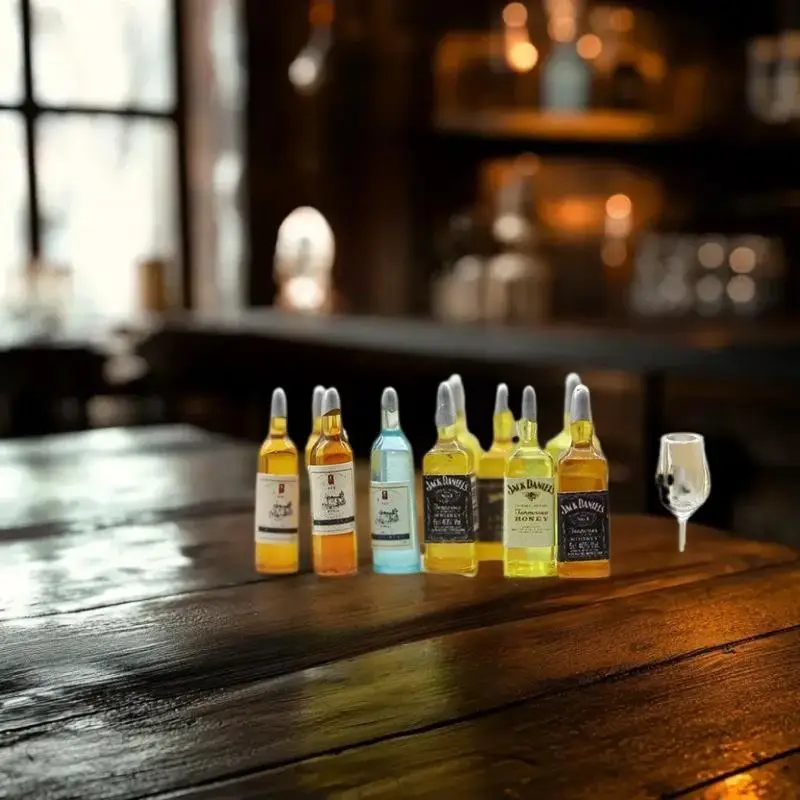 Puppenhaus-Miniatur-Weinflaschen und Rotweinbecher-Set; Küchen- und Restaurantdekorationszubehör für Puppenhaus im Maßstab 1:12