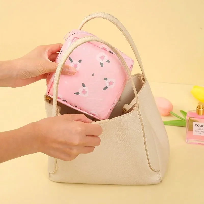  Zero Wallet Sanitary Napkin Storage Bag Portable Mini Simple Cartoon Cute Large Capacity Sanitary Cotton Portable Storage Bag