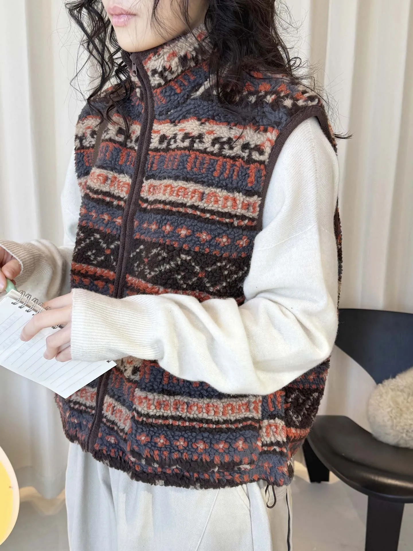 Winter neue koreanische Stehkragen aus gemustertem Fleece im Retro-Stil, Lammhaarweste, geschichtetes, schlankmachendes Oberteil für Damen