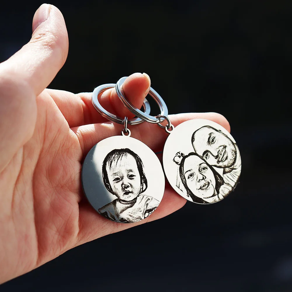 

Custom Engraved Baby Family Photo Keychain Personalized Couple Picture Keychain Stainless Steel Birthday Jewelry For Men Women