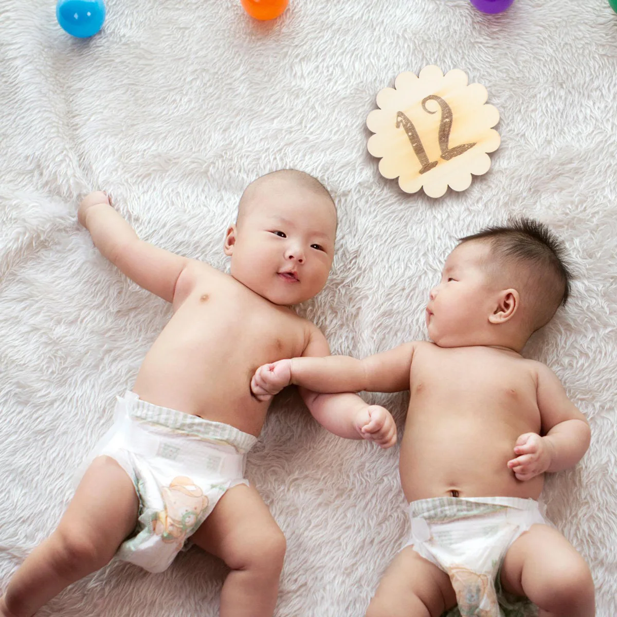 

12 Pcs Baby Monthly Cards Wooden Newborn Growth Props Infant Birthday Tracking Record Keepsake Gift Photography