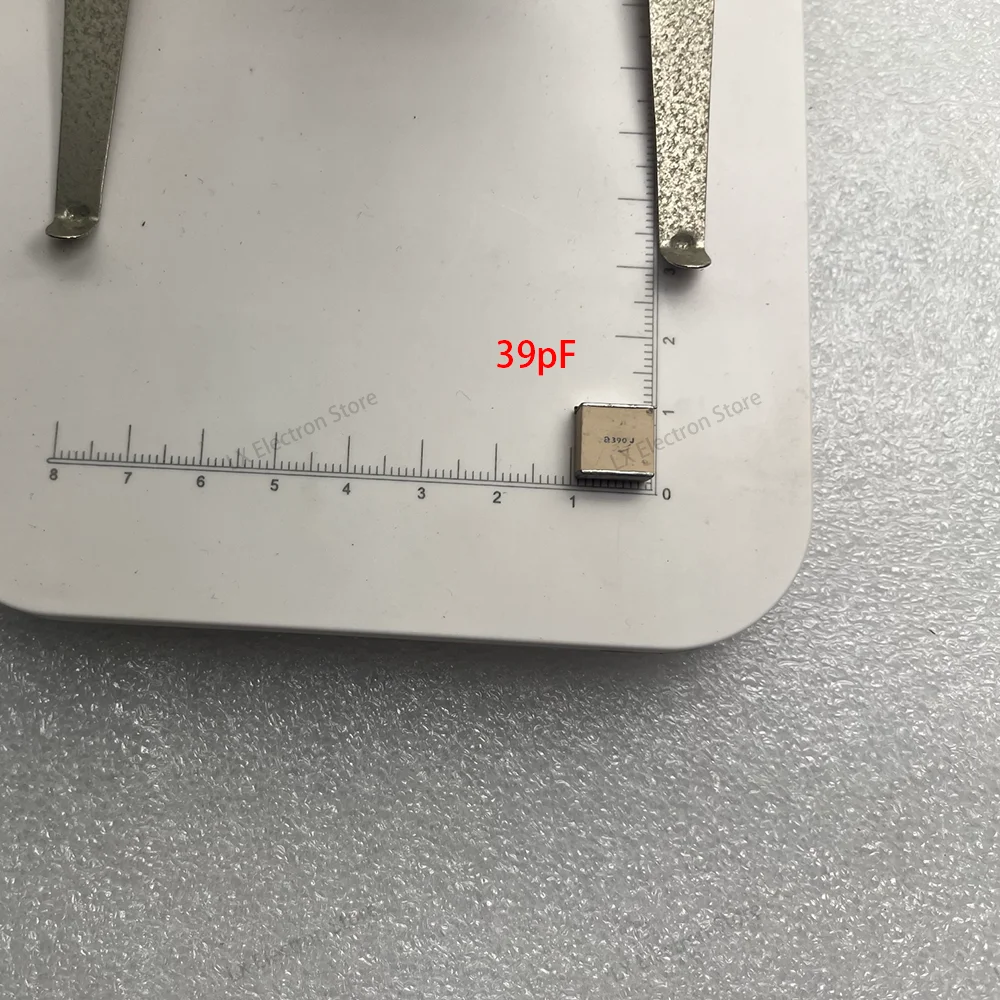 

Высококачественные многослойные конденсаторы высокой радиочастотной мощности CAP S（3838）82pF 75pF 68pF 56pF 51pF 47pF 39pF 33pF 27pF 20pF 18pF 15pF 12pF 10pF