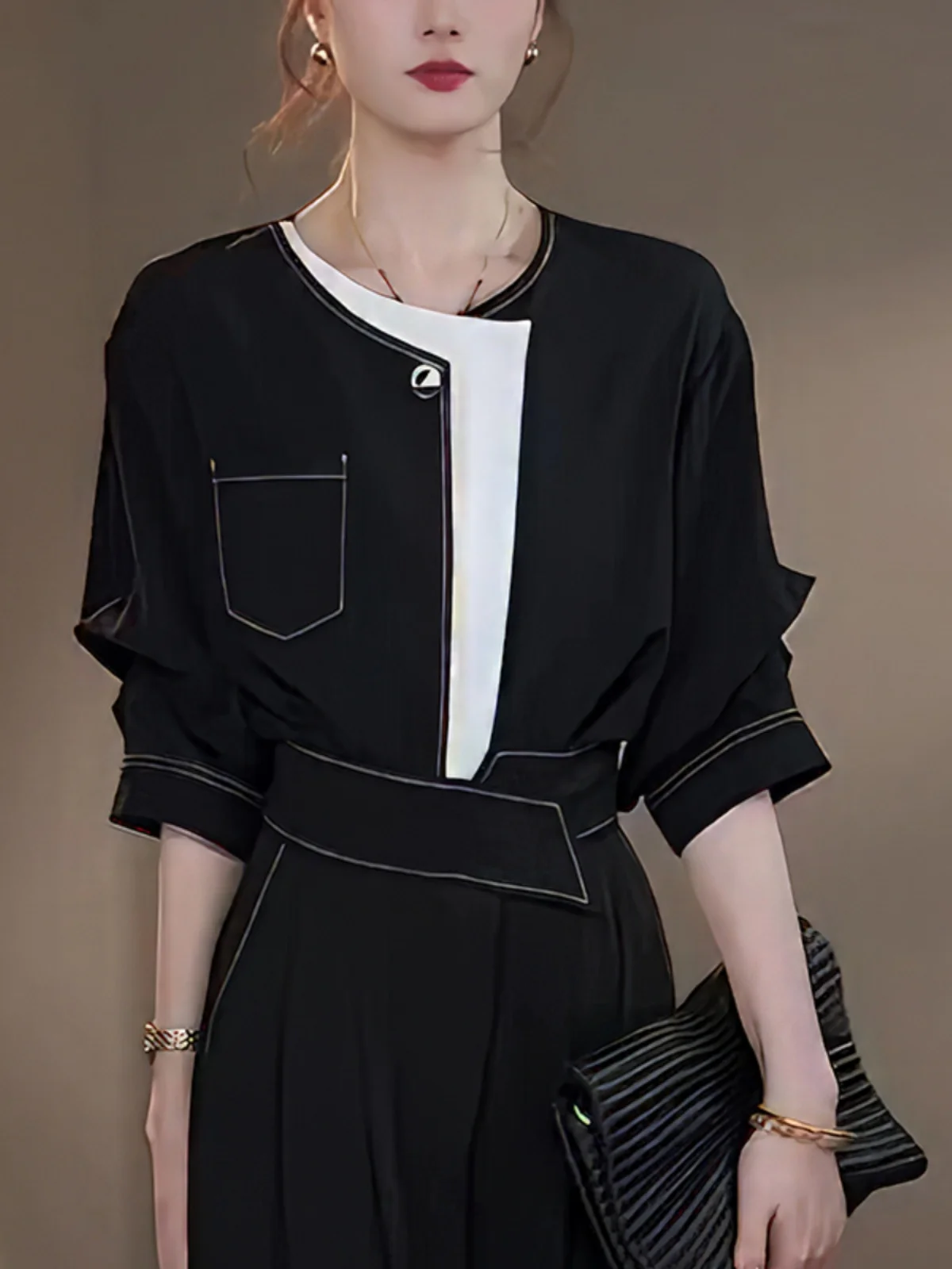 

Summer 2026 Luxury Lightweight Five-Quarter Sve irt Commute Versatile Slimming Top Korean Sle round Ne ort Sve