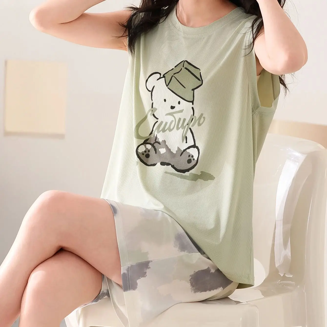 

Women's Casual Simple Spring and Summer Round Neck Pullover Cartoon Cute Bear Sleeveless Vest Shorts Pajamas Soft and Comfortable Home Wear Set 2-Piece Set