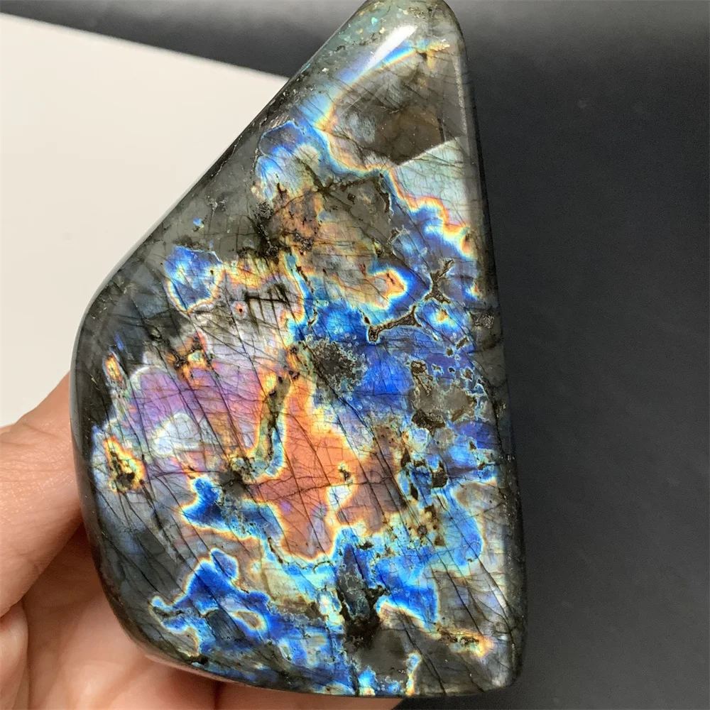 

Bright Natural Golden Yellow Orange Light Labrador Stones Ornaments Standing Purple Pink Light Labradorite Specimens Pendants