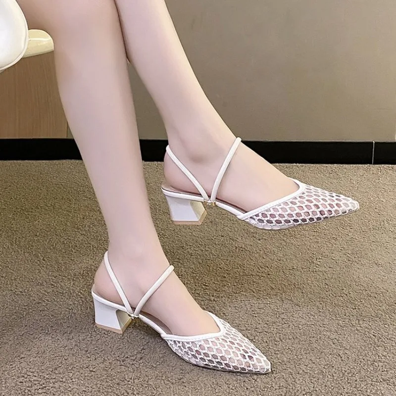 

Лето 2023, пикантные сандалии с острым носком, белые, желтые женские туфли Mulles с тонким ремешком, элегантные женские модные тапочки на квадратном каблуке