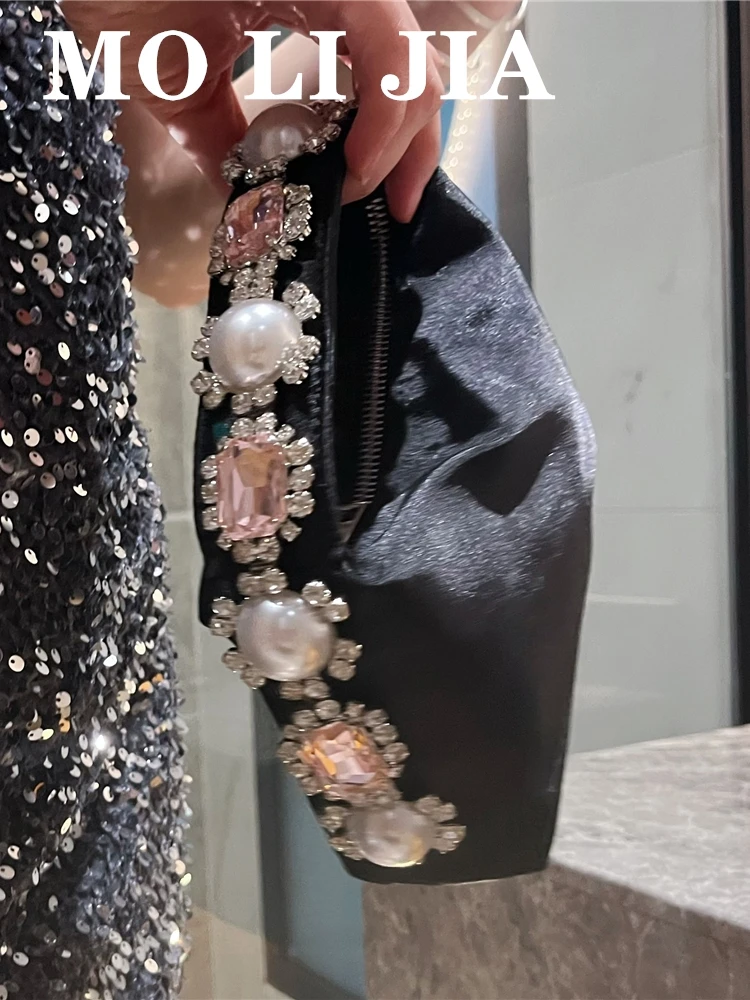 

Fashionable Pearl And Diamond Embellished Satin Handbag Women's Small Square Bag for Evening And Banquet Occasions