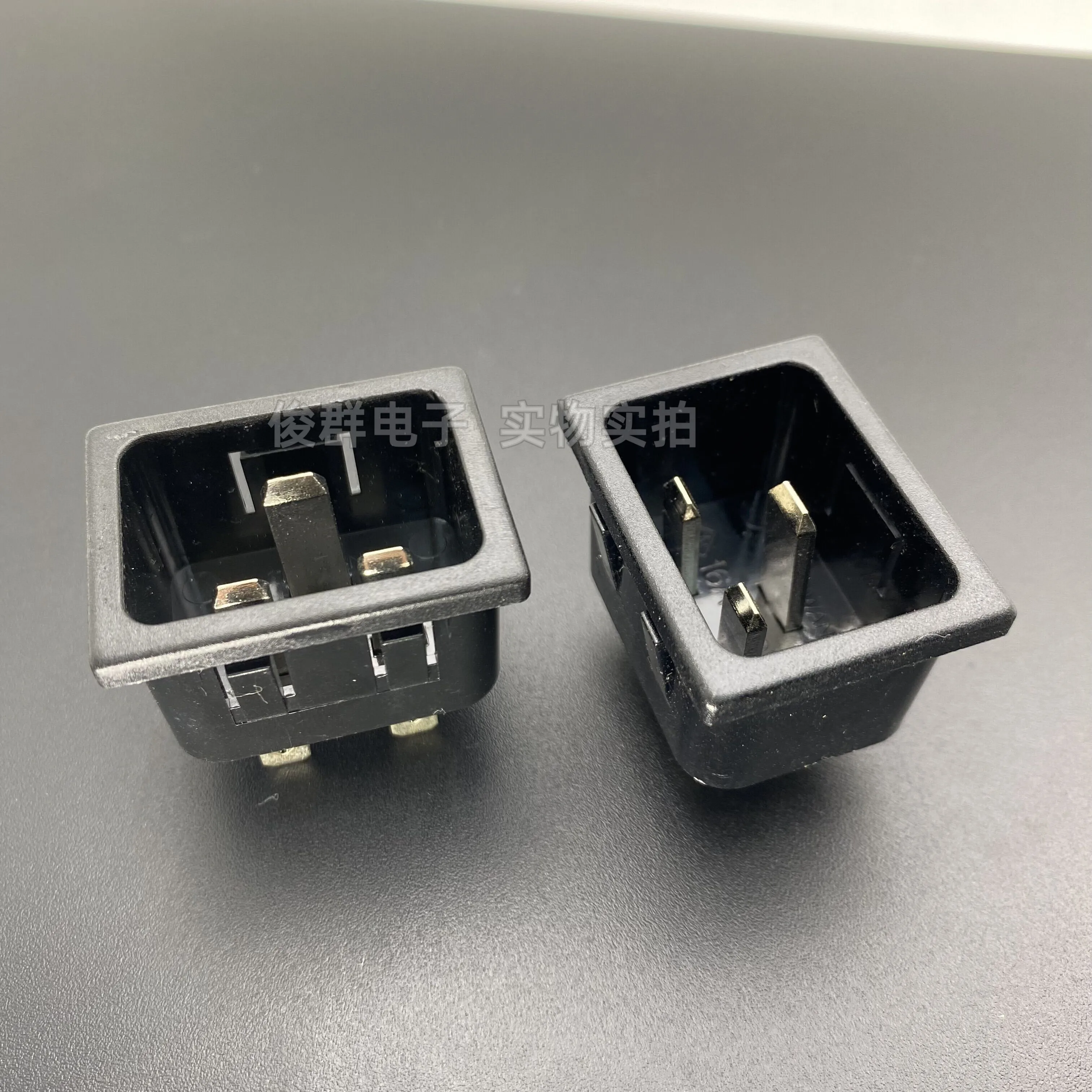 10pcs/Taiwan SS-3B-1.5 Power Socket 20A High Power Product Male Seat AC Plug Orifice