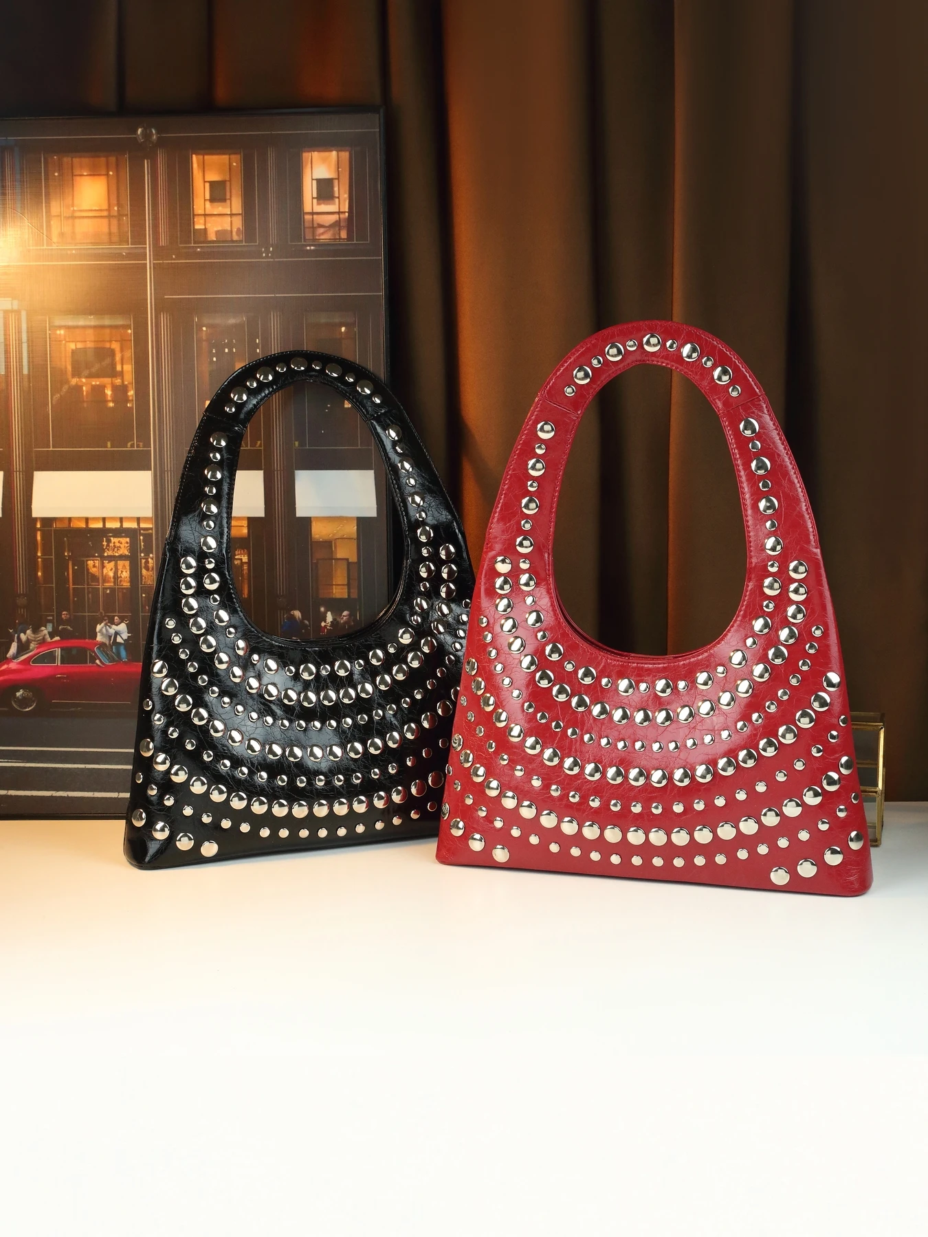 

Fashion Trend Rivet U-Shaped Handheld Shoulder Bag Punk Style Large Capacity Commuter Bag