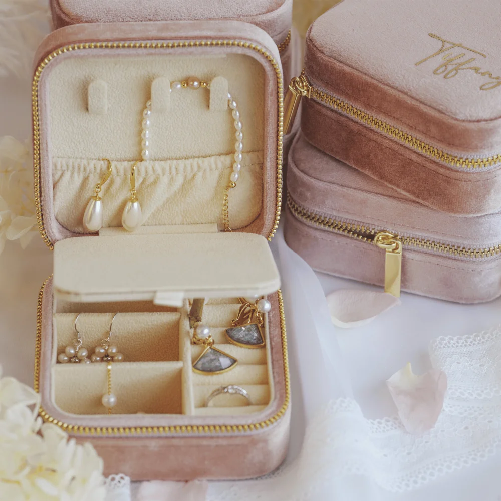 Velvet Jewelry Box Personalized Jewelry Organizer with Mirror Travel Accessories Display Box Portable Case Bridesmaid Souvenirs