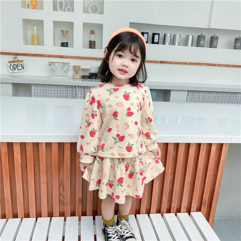 

Spring Autumn Baby Girls Cotton Strawberry Sweatshirt Tops + Elastic Waist Skirt Sets Kids 2 Pieces Outfits 2-8 Years